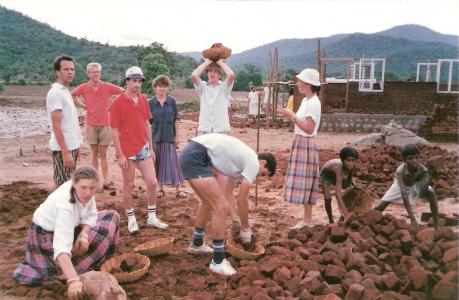 on vient de poser les fenêtres, ça avance! Erambadi 1988